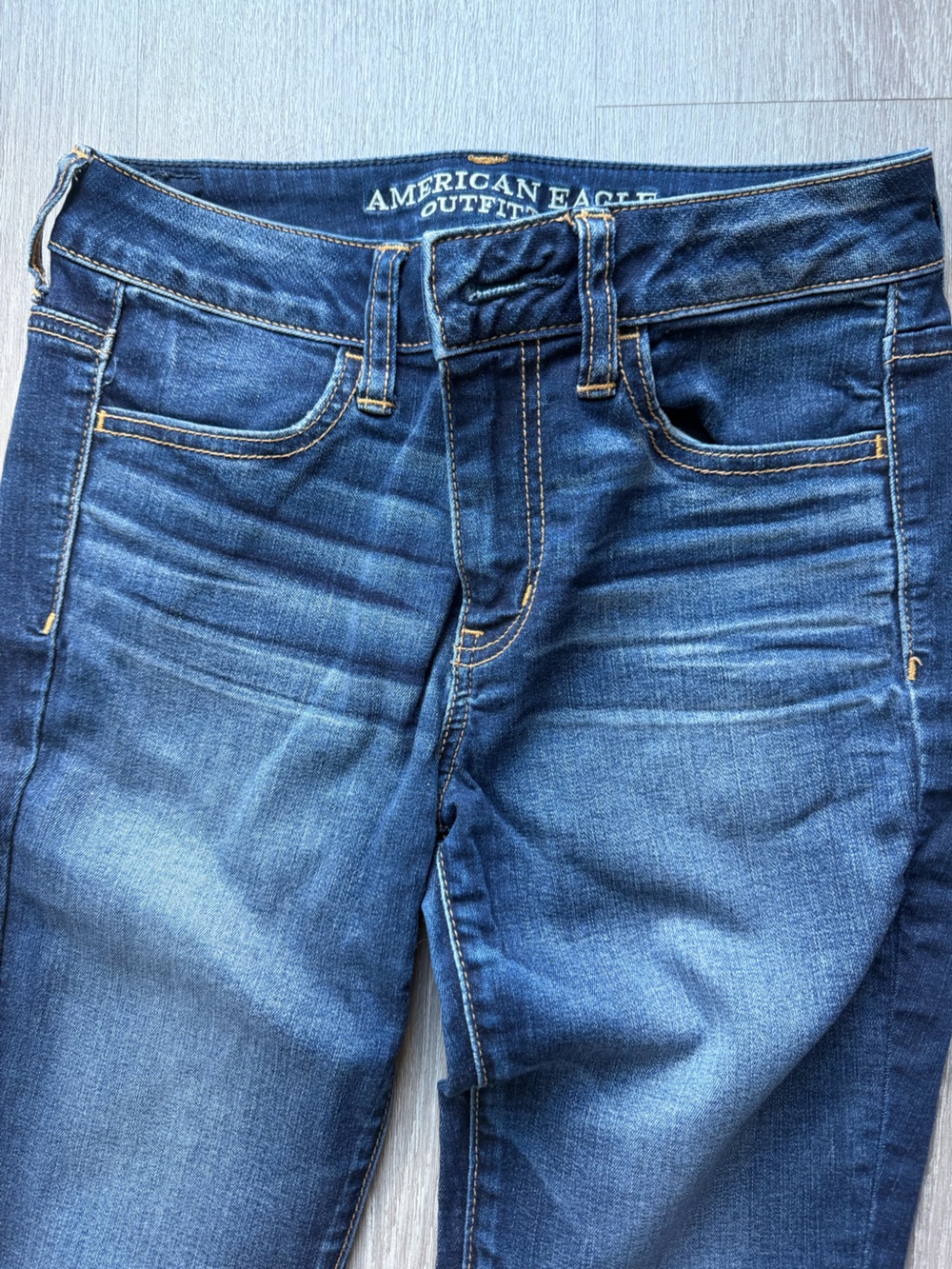 American Eagle Outfitters Women’s Slim Straight Dark Blue Jeans- size 4